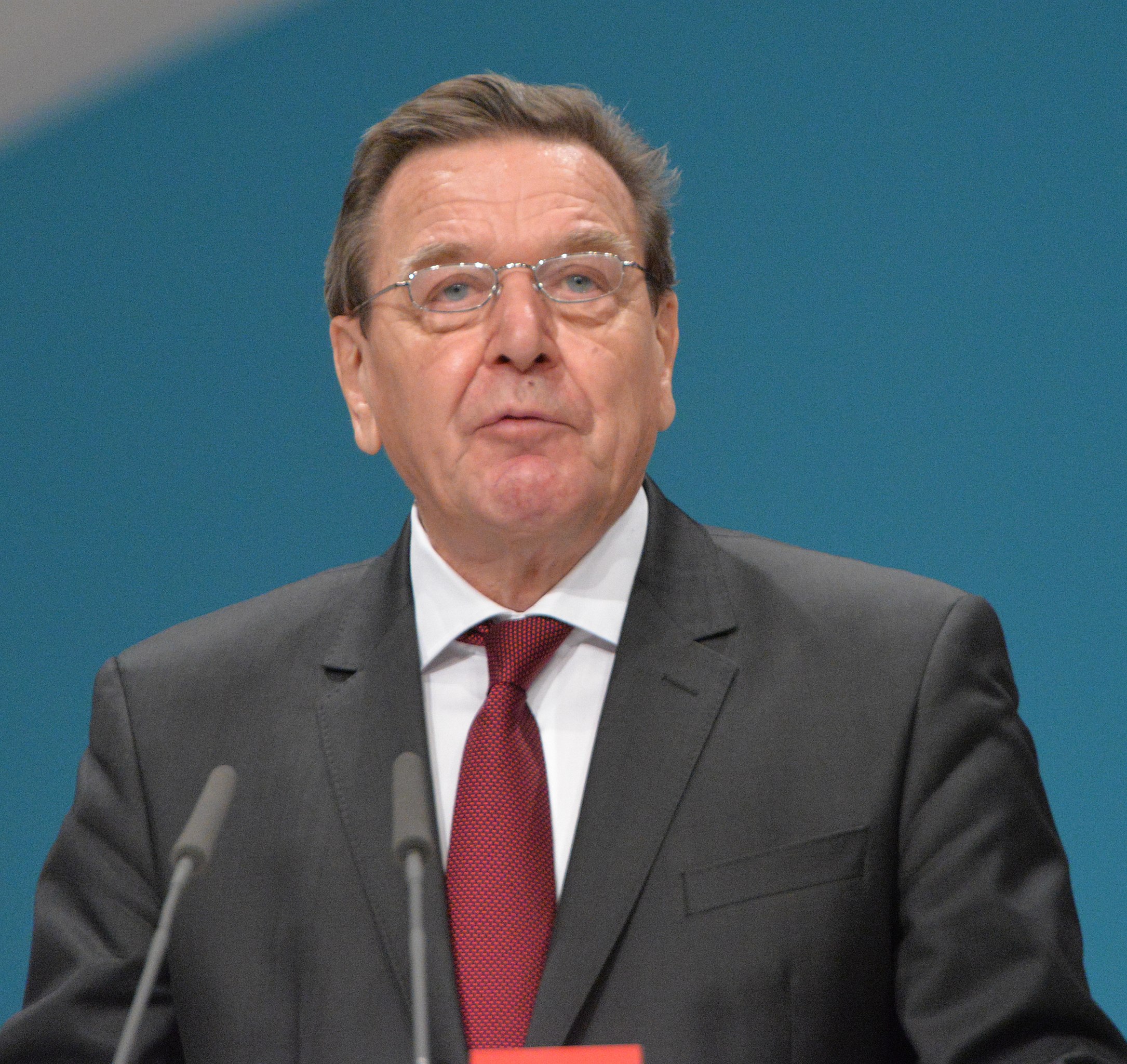 Rusia vrea o soluţie negociată la războiul din Ucraina, susţine fostul cancelar german Gerhard Schroeder