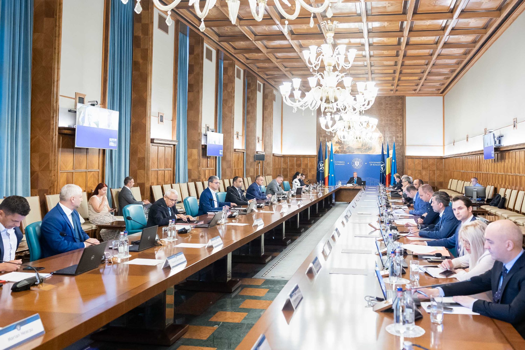 Oamenii afectaţi de calamităţile naturale din ultima perioadă vor primi bani de la stat