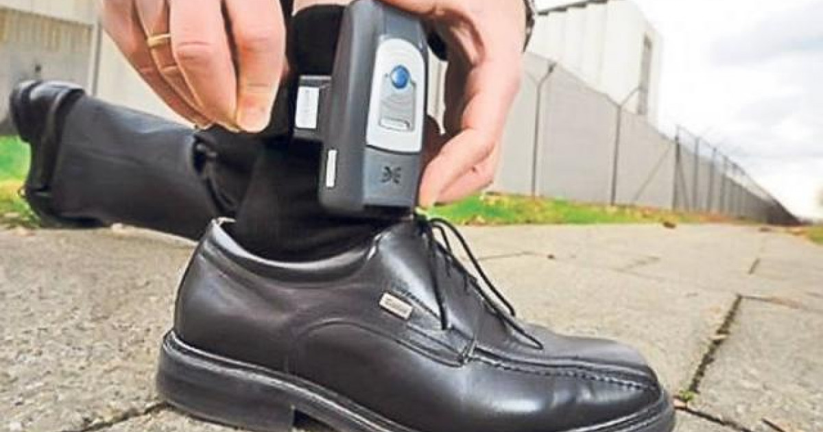 Din toamnă, agresorii din Capitală vor fi supravegheați cu ajutorul brățărilor electronice