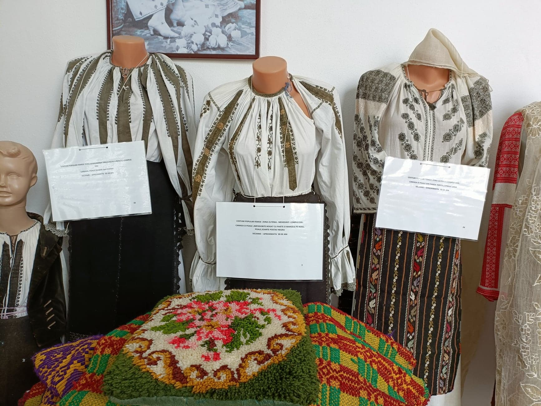 Costume populare vechi de peste 100 de ani la Tismana