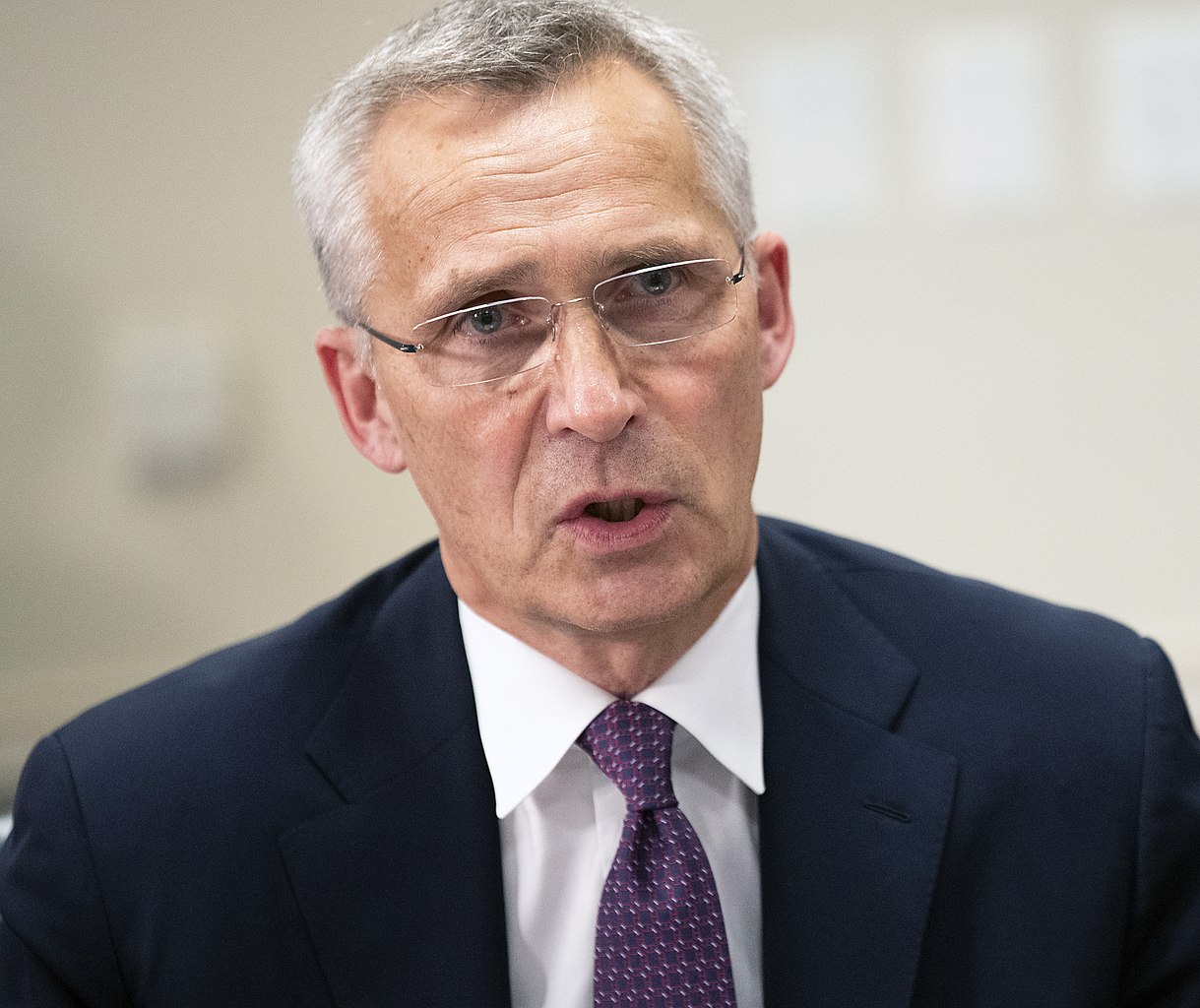 NATO va livra în scurt timp Ucrainei şi echipamente anti-dronă