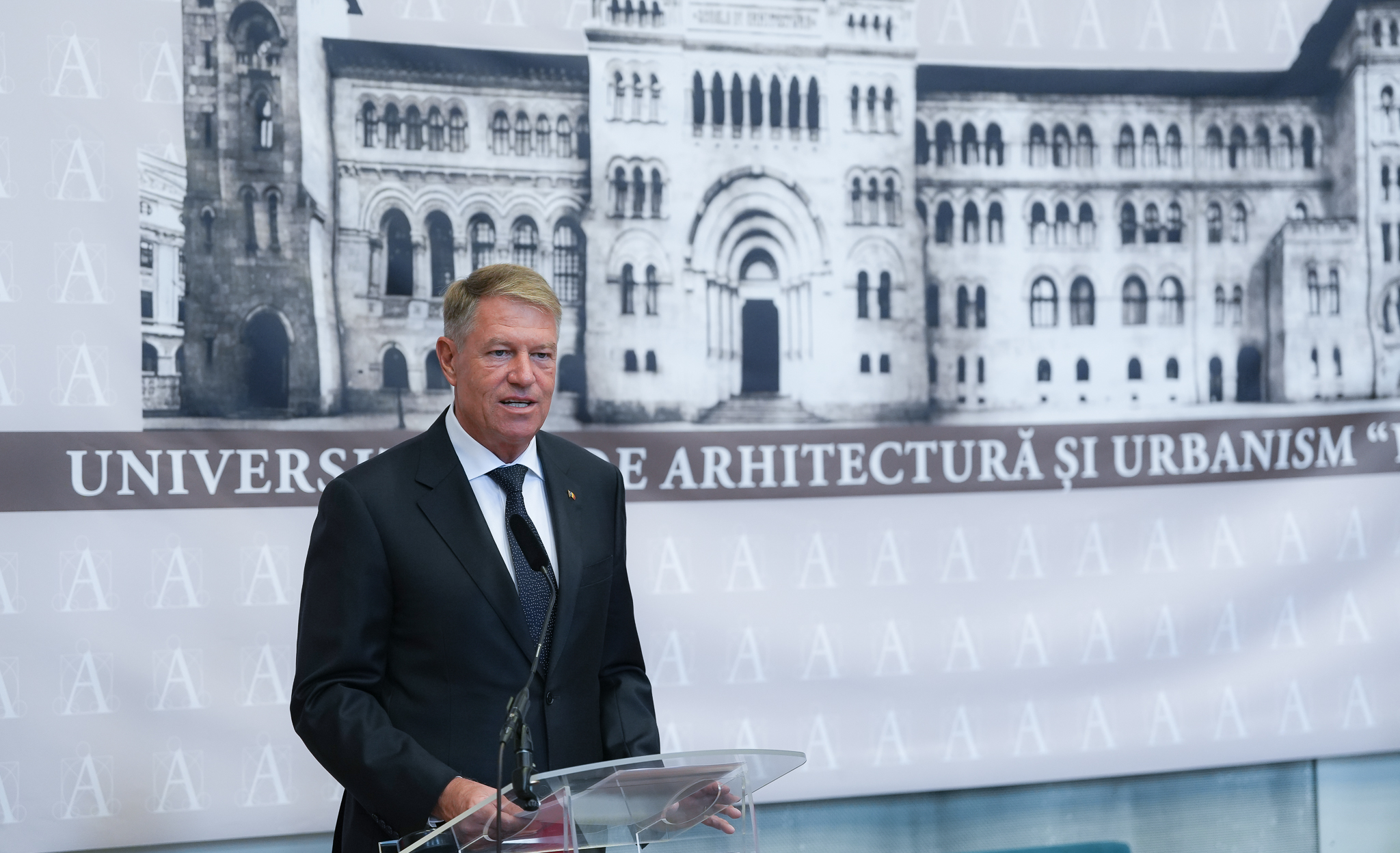 Iohannis: Avem nevoie de toleranţă zero în privinţa plagiatului