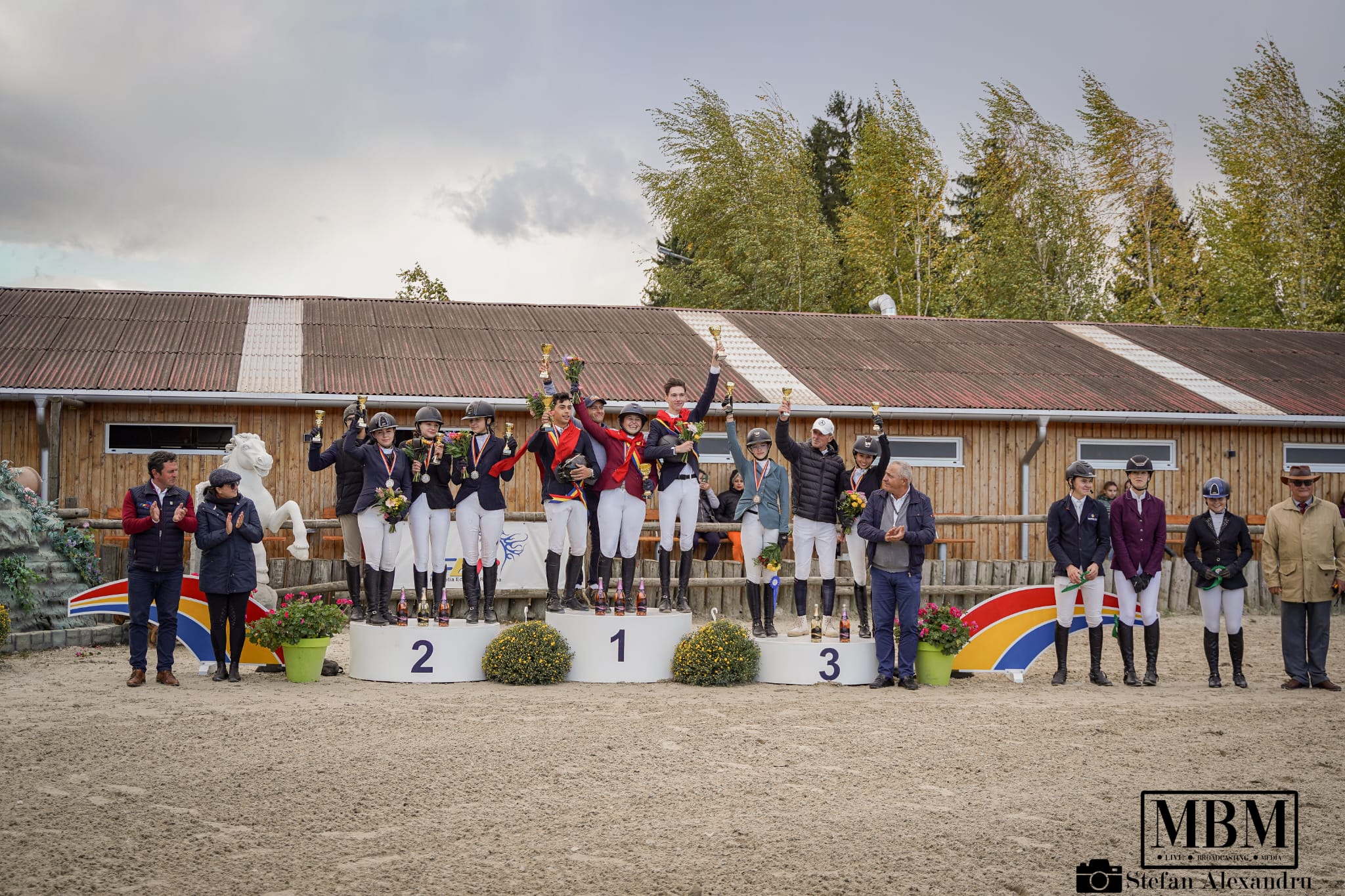 Clubul Equitim Craiova a câştigat, pentru al doilea an consecutiv, titlul național de juniori pe echipe la echitație