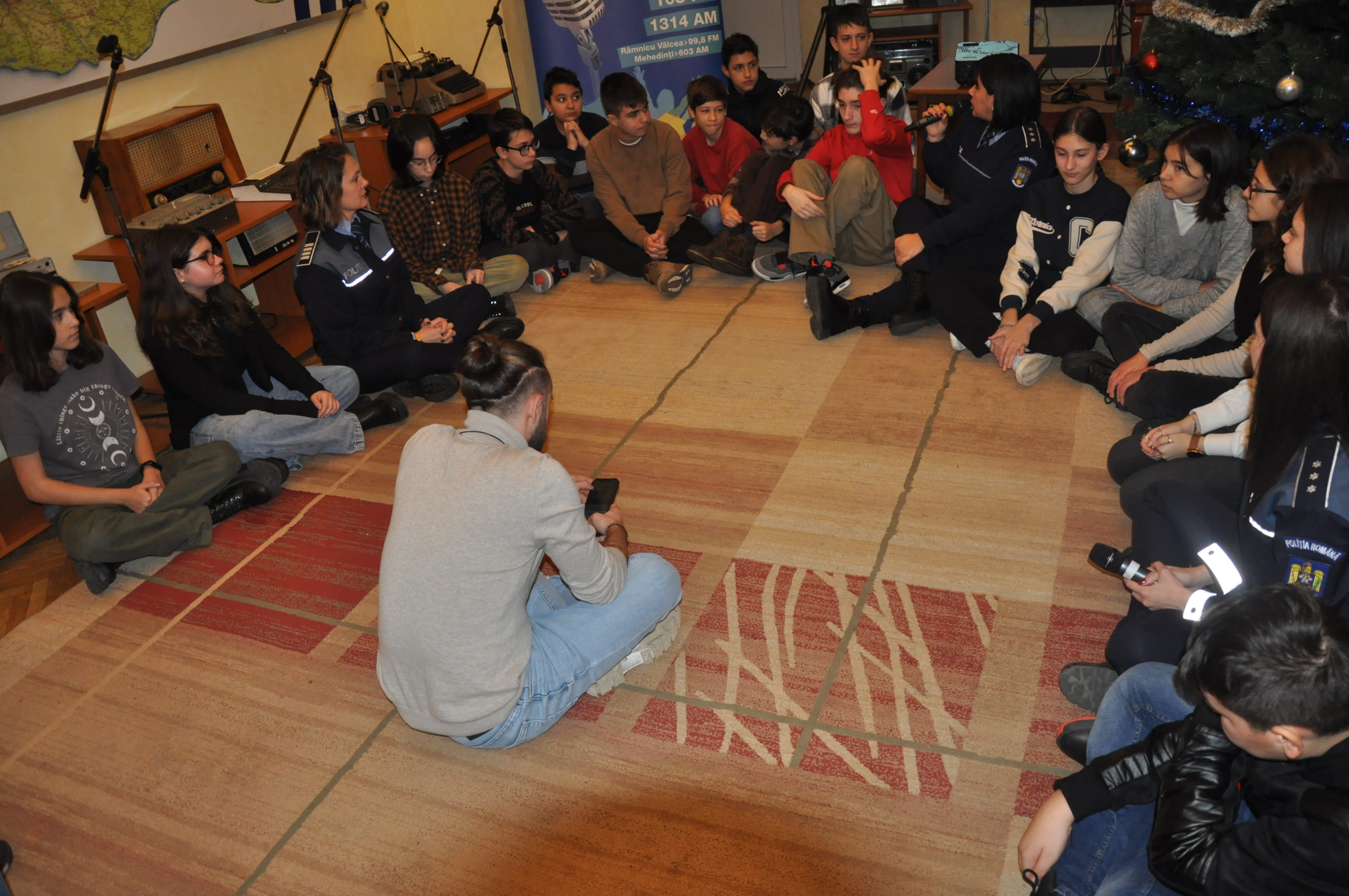 Radio Oltenia si Inspectoratul de Politie al Judetului Dolj – prima dezbatere pe tema bullying-ului