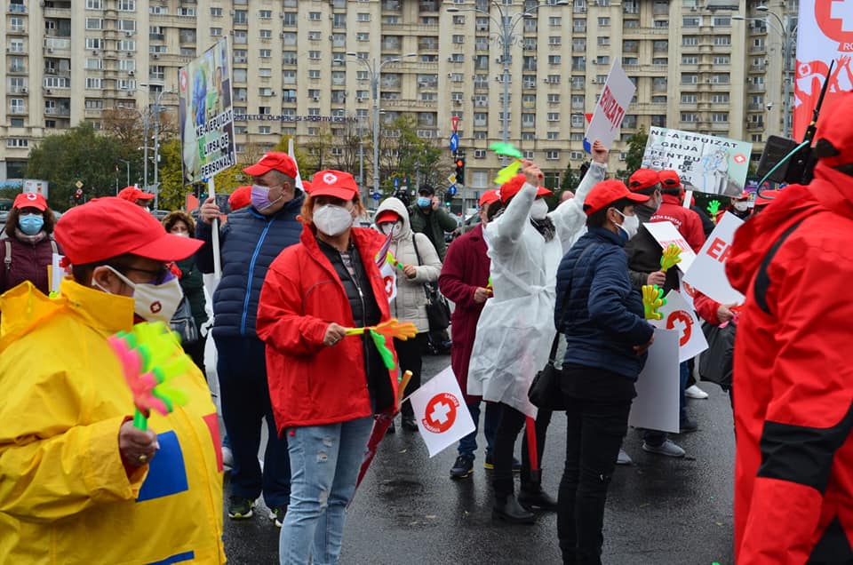 Sindicaliştii din sănătate protestează, astăzi, în Piaţa Victoriei