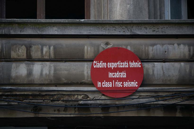 La 46 de ani de la cutremurul din 4 martie 1977, autorităţile încep evaluarea clădirilor cu risc seismic