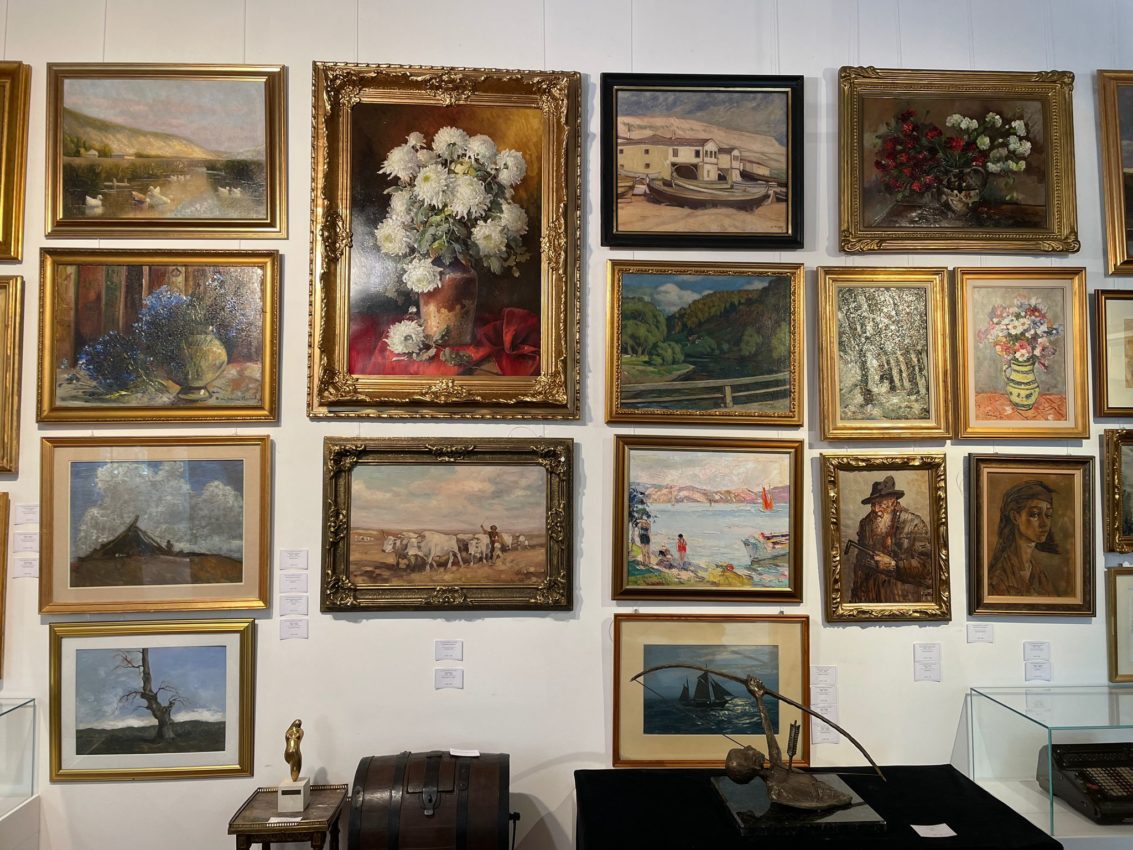 Colecția de pictură a lui Corneliu Vadim Tudor, scoasă la licitație