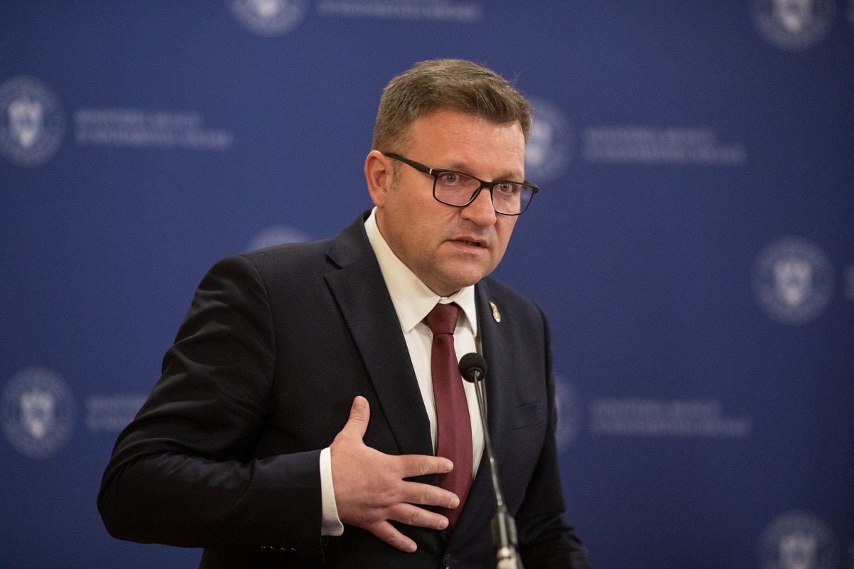 Ministrul Muncii: Crește vârsta de pensionare, la 65 de ani, pentru toți românii