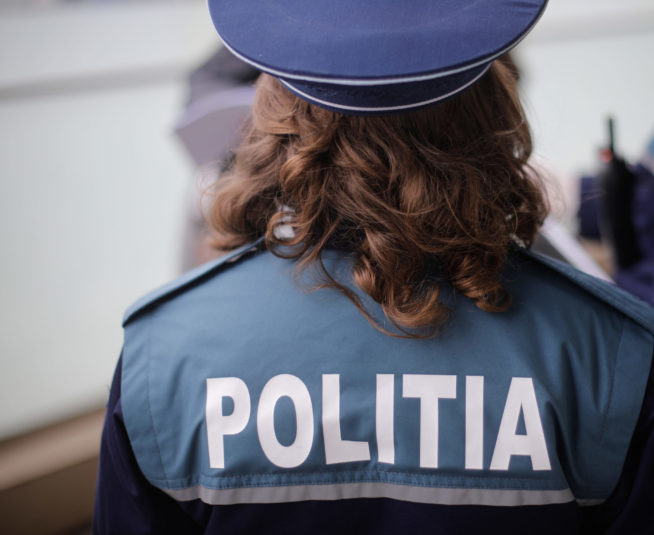 Polițistă din Negomir agresată de doi colegi