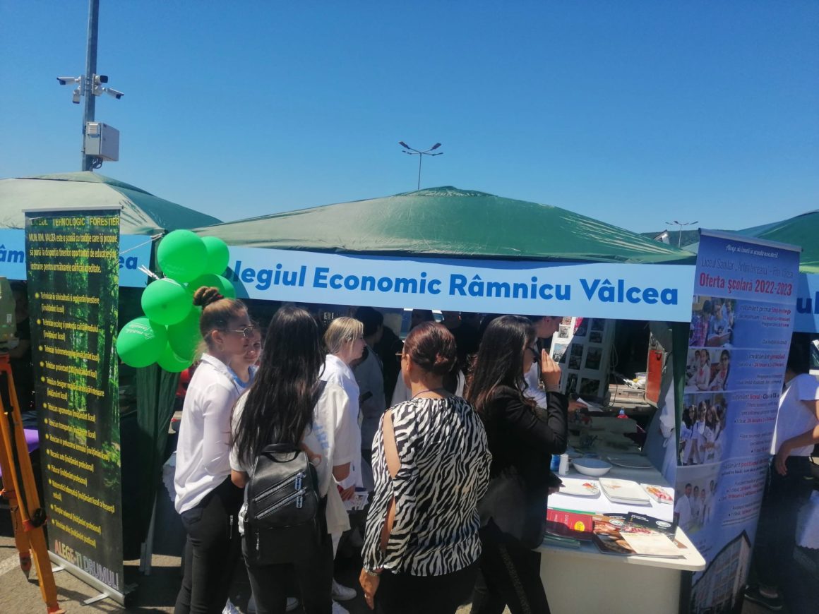 Vâlcea: Târgul ofertelor educaționale, pentru elevii de clasa a VIII-a