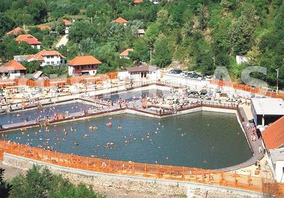 Stațiunea Săcelu și-a deschis porțile pentru turiști