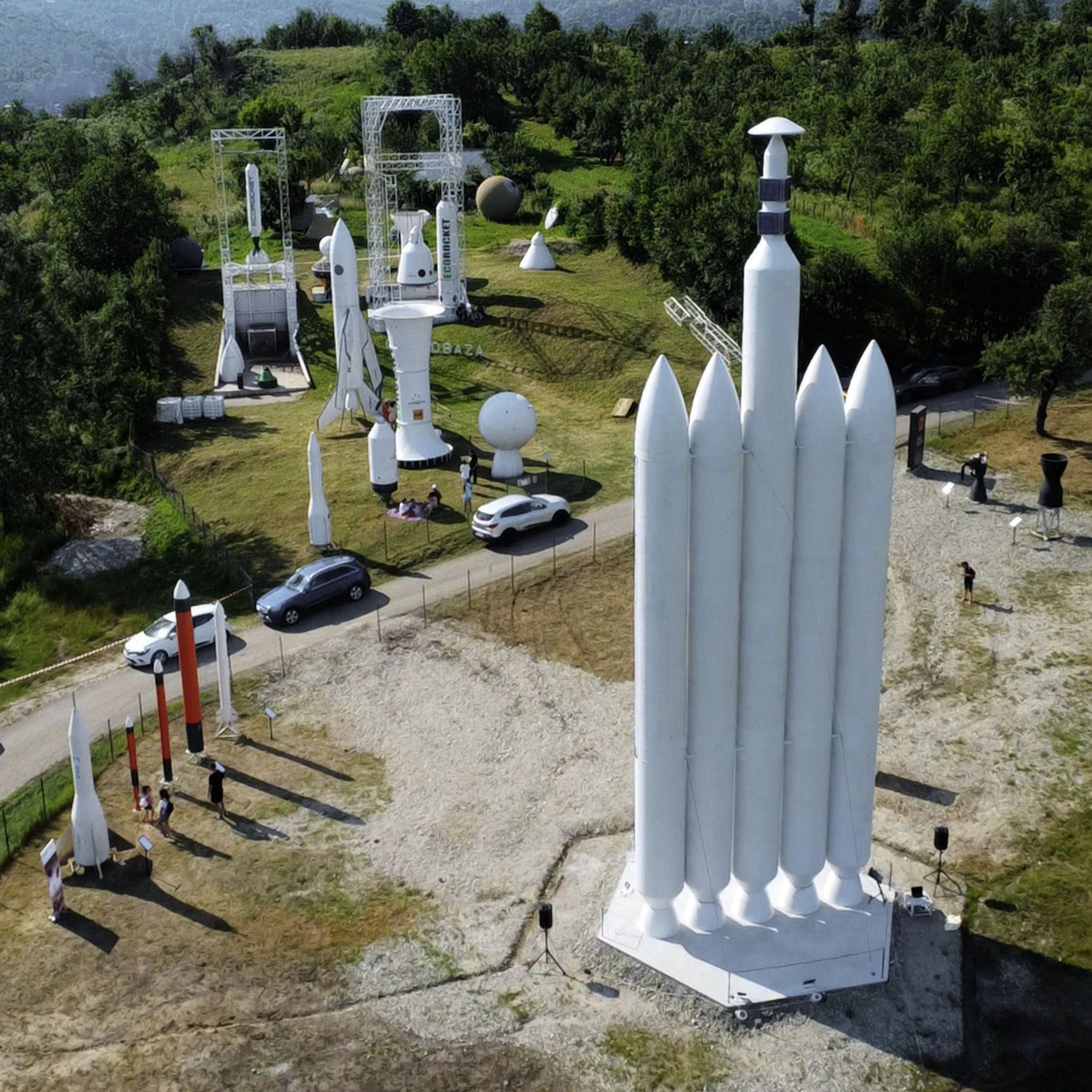 Vâlcea: Modulele celei mai mari rachete din lume prezentate la cosmobaza ARCA din Stoenești