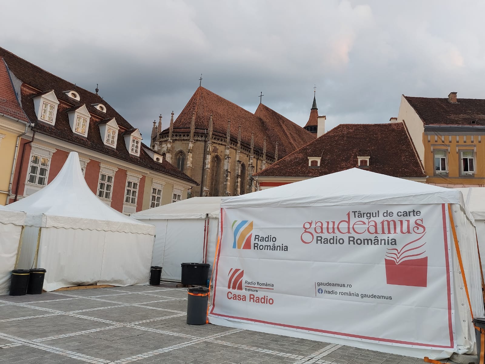 Târgul de Carte Gaudeamus Radio România Braşov, de azi, în Piaţa Sfatului