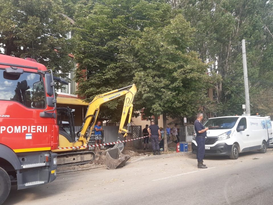 ISU Argeș: Conductă de gaz spartă, în comuna Bascov. Peste o sută de persoane au fost evacuate