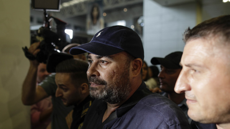 Fostul ministru de Finanţe și primar al Slatinei, Darius Vâlcov, a fost adus în țară pentru a-și ispăși pedeapsa