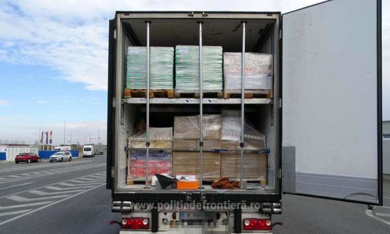 Calafat: Poliția de frontieră a descoperit bunuri contrafăcute, în valoare de 4 milioane de lei