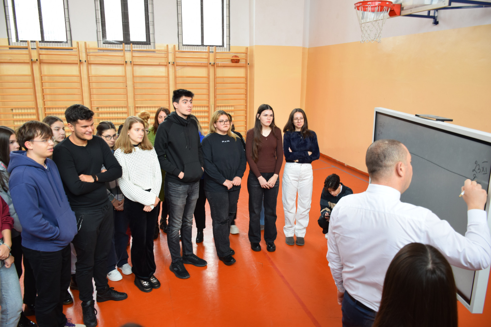 Elevii Colegiului „Frații Buzești” au participat la acțiunea de educație medicală, Fii pregătit!