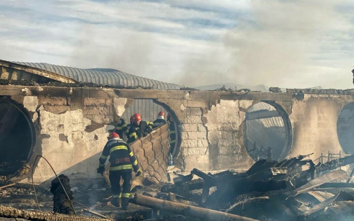 Incendiu/Prahova: A fost scos de sub ruine trupul carbonizat al unui copil