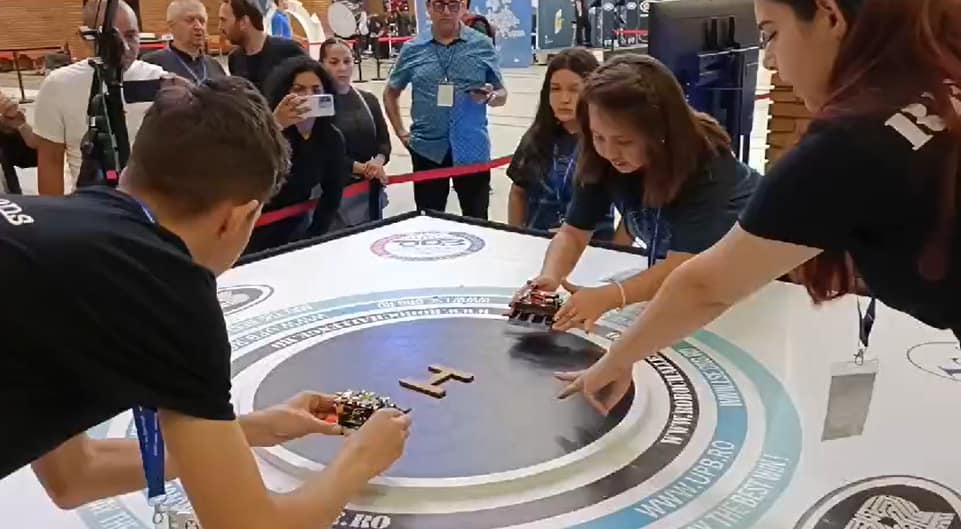 Târgu-Jiu: Palatul Copiilor va avea un laborator inteligent de robotică