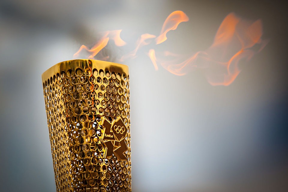 Flacăra olimpică pornește spre Franța, la bordul unui vas cu pânze