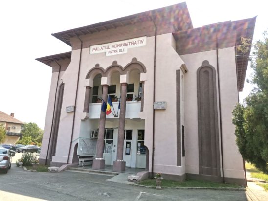 Piatra Olt: cadouri dulci pentru copii, de ziua lor