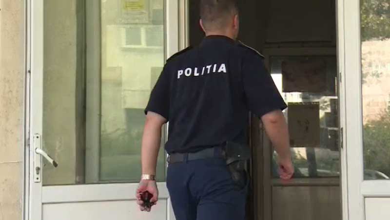 Dolj: Polițist mușcat de mână, la o secție de votare din comuna Cerăt