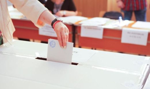 Reguli pentru însoțirea alegătorilor și interdicții la vot