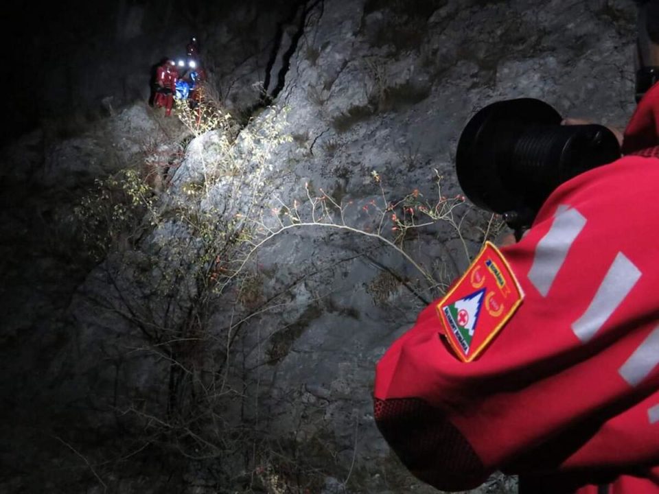 Gorj: Salvamontiști din toată țara participă la exercițiul ”MoonLightRescue”, la Runcu și Baia de Fier