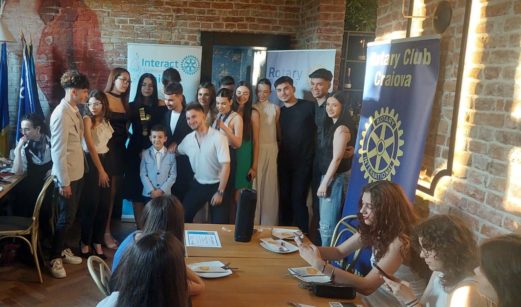 Predare de mandat la „Interact”  Craiova  și  la  „Rotary Club” Craiova