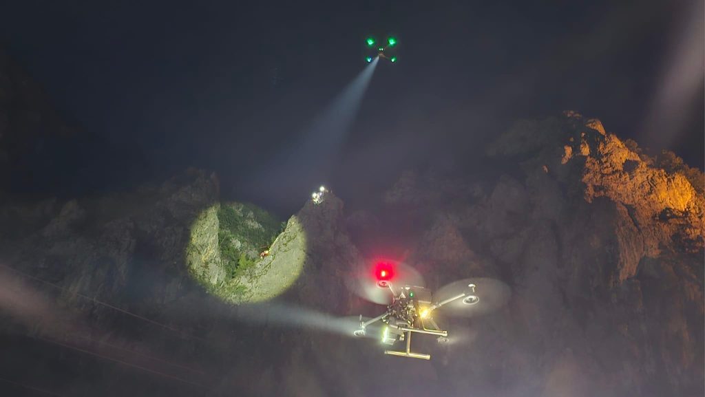 Salvamontiștii intervin pentru salvarea unei persoane, în vârstă de 70 de ani, blocată pe munte