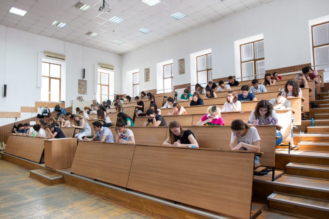 Ministerul Educației/ Noi reguli de acordare a burselor pentru studenți