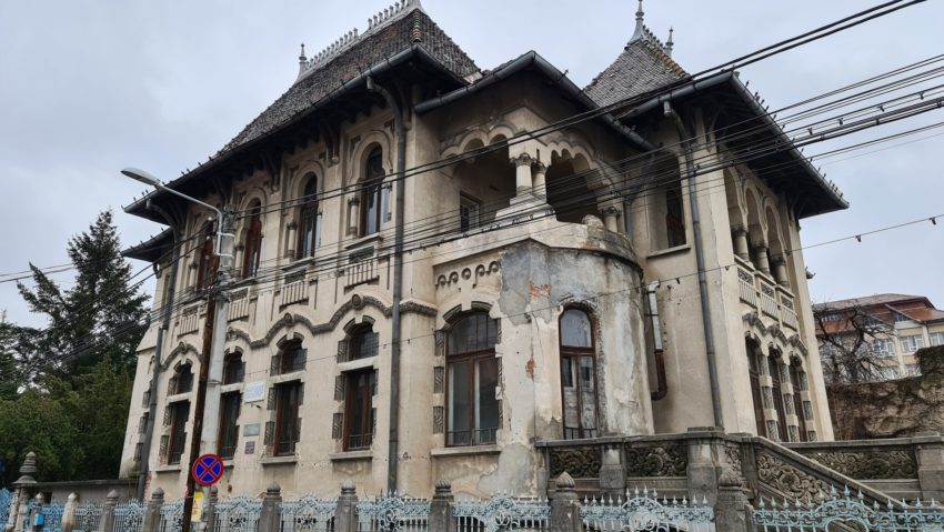 Craiova vrea să cumpere Casa Carianopol, monument istoric din zona centrală