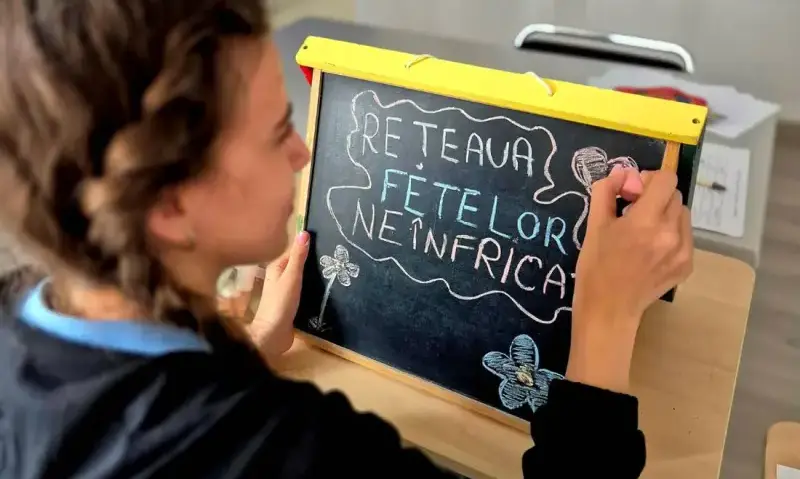 „Rețeaua Fetelor Neînfricate” – un nou pas pentru educația și încrederea adolescentelor din România