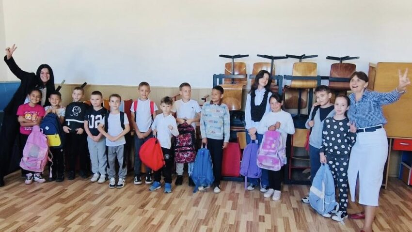 Campania „Donează un ghiozdan. Dăruiește o șansă la educație” și-a atins obiectivul – sprijin pentru toți elevii Școlii din localitatea Balasan, Mun. Băilești