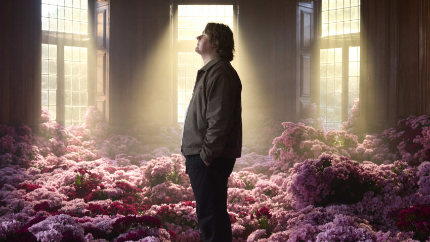 Lewis Capaldi lansează Something In The Heavens și anunță turneele din vară anului 2026