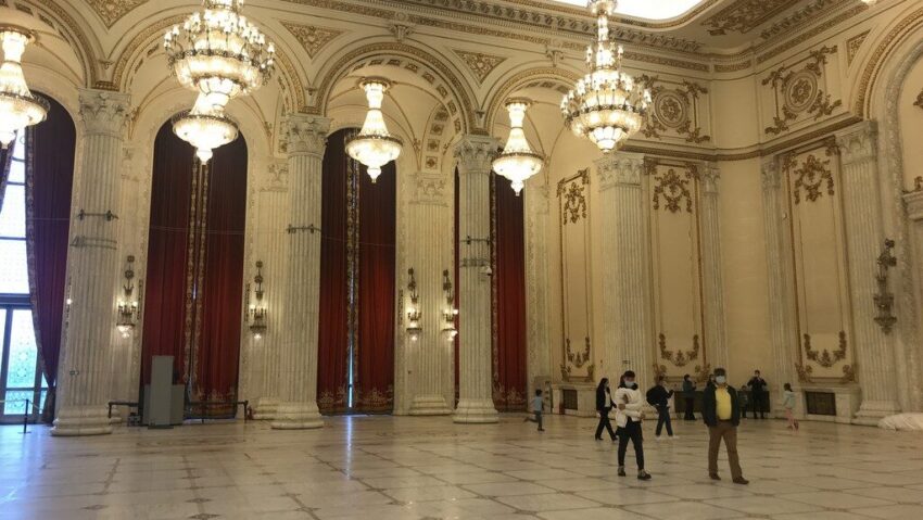 Protest spontan al angajaţilor Camerei Deputaţilor