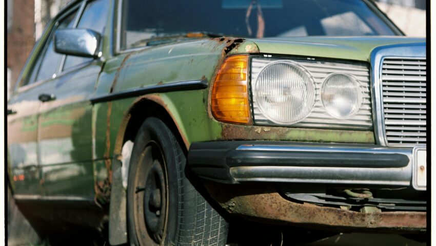 Consiliul Local Craiova: vehiculele abandonate vor fi vândute sau predate la fier vechi