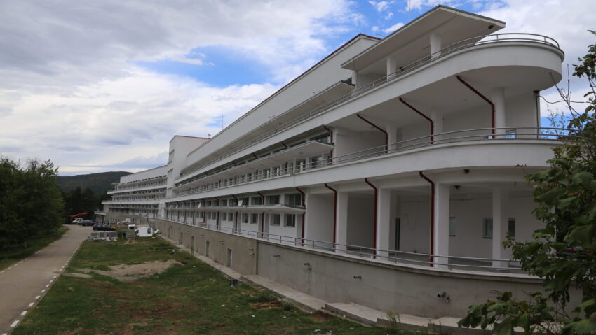 Parcurile fotovoltaice de la Spitalul de Pneumoftiziologie „Tudor Vladimirescu” Dobrița au fost puse în funcțiune