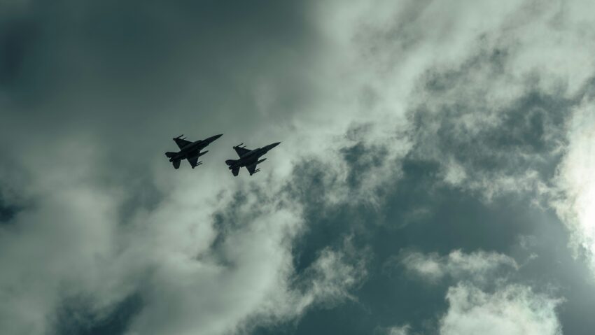 Polonia a doborât mai multe drone rusești care i-au invadat spațiul aerian. Armata poloneză, în alertă maximă