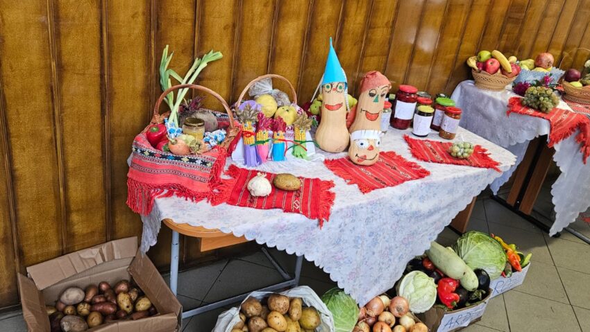 Festivalul Toamnei la Școala Gimnazială „Petre Mănărcescu” din Lipovu – o tradiție plină de culoare