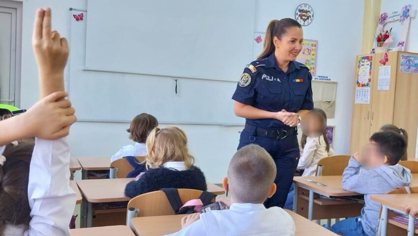 Polițiștii au desfășurat activități preventive cu peste 500 de elevi și cadre didactice în Dolj