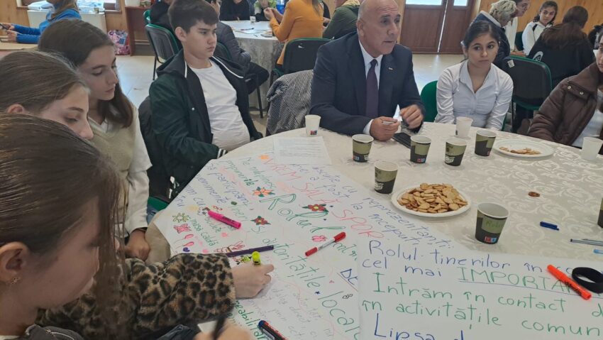 Tinerii din mediul rural, tot mai implicați în viața comunității