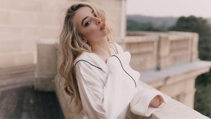 Sabrina Carpenter a deschis noua etapă a turneului cu o premieră live și un moment surpriză cu Gigi Hadid