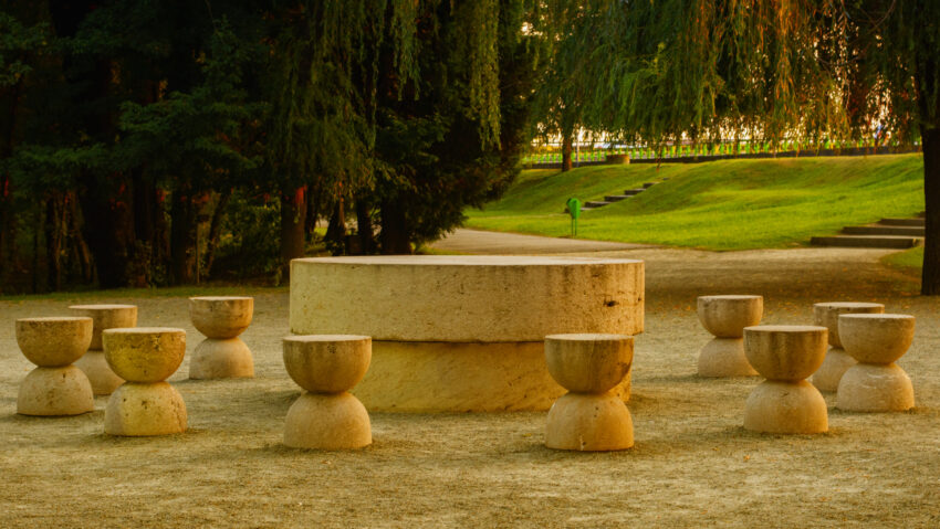 Reacție fermă la o reclamă controversată care transformă Masa Tăcerii în… salam