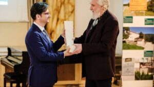 Sculptorul Bata Marianov este laureatul Premiului Național „Constantin Brâncuși” 2025