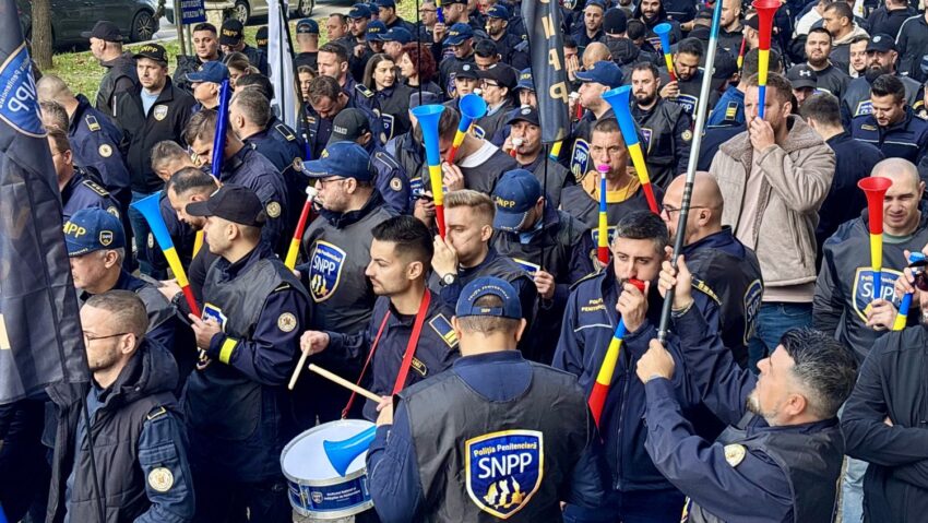 Proteste ale polițiștilor din penitenciare