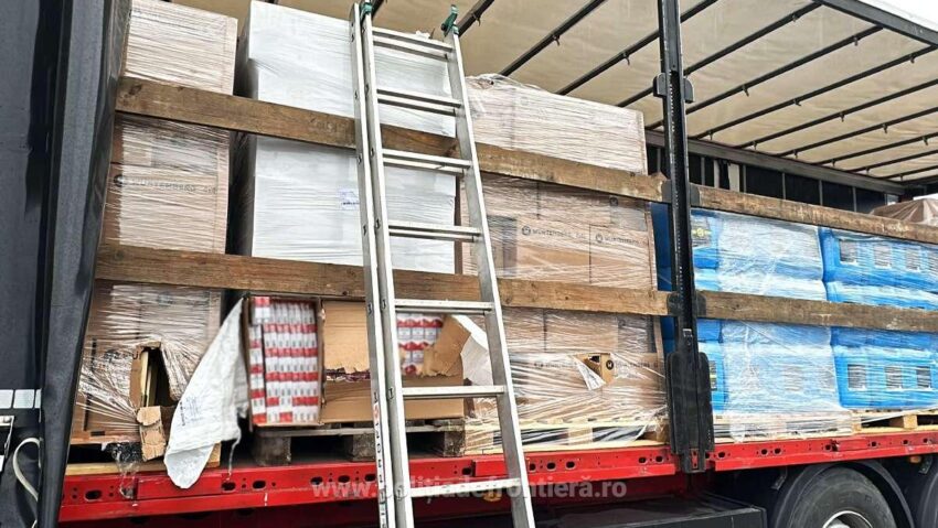 Calafat: polițiștii au descoperit într-un TIR cea mai mare captură de țigări din ultimele luni