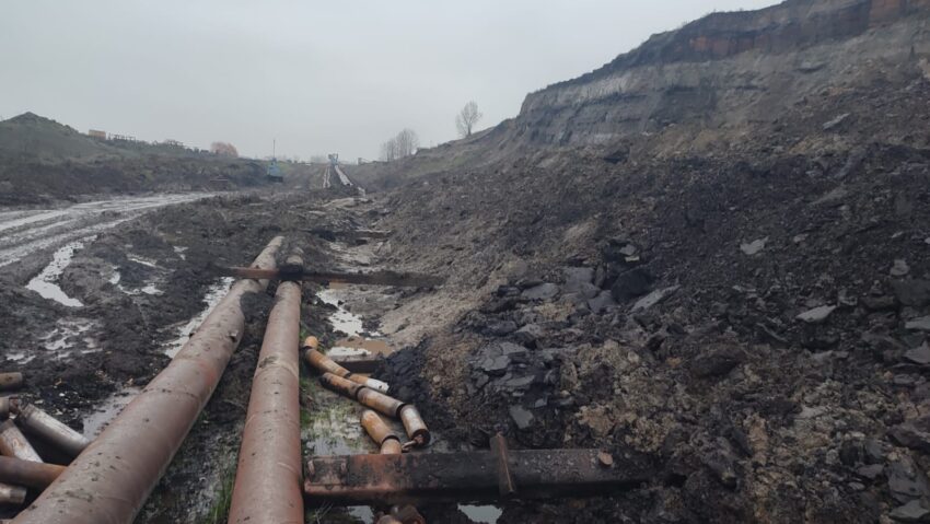 Avarii nedecalarate la Tismana: excavatoarele pică unul după altul