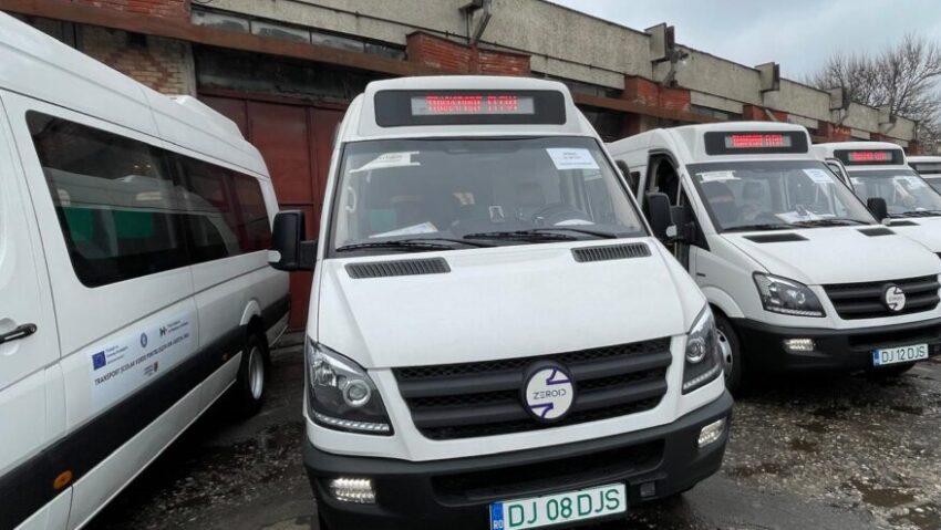 Dolj: Microbuze electrice pentru transportul elevilor
