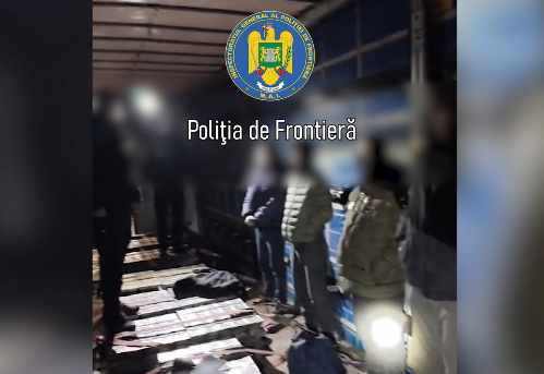 Dolj: cetățeni străini depistați ascunși într-un automarfar, la Calafat